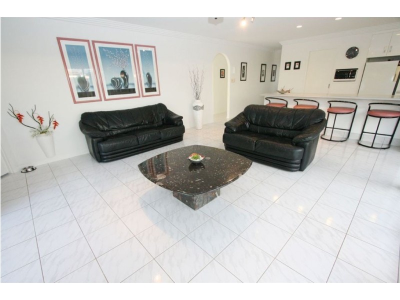 13 Anglesea Ct, Robina QLD 4226