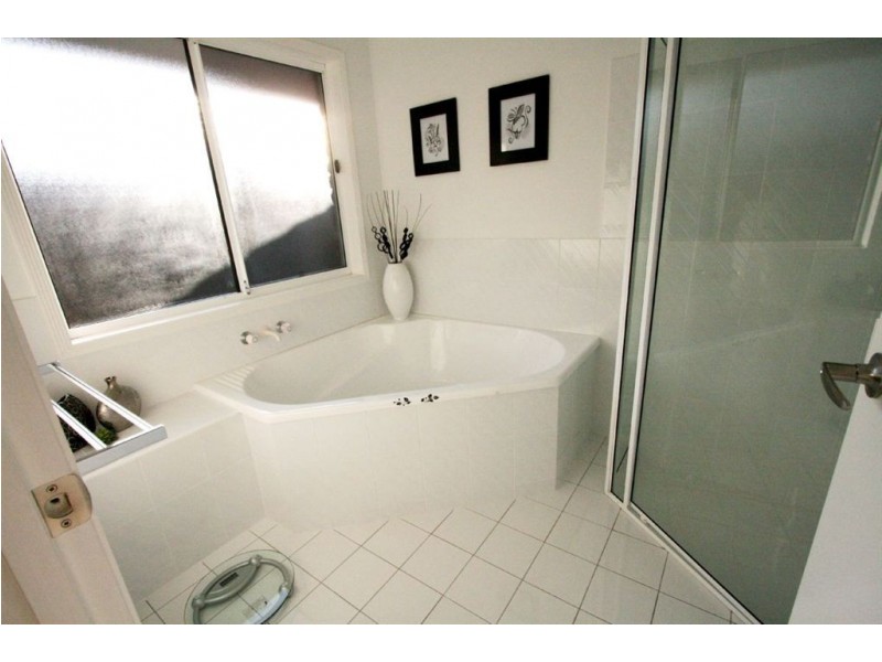 13 Anglesea Ct, Robina QLD 4226