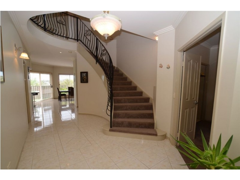 1/26 Blue Ridge Cr, Varsity Lakes QLD 4227