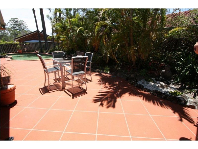 4 Mosman Rd, Robina QLD 4226