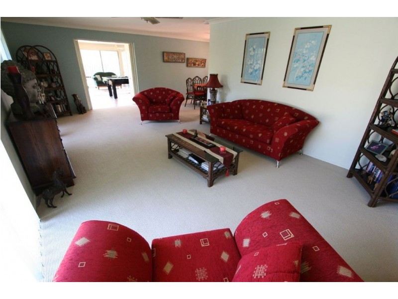 4 Mosman Rd, Robina QLD 4226