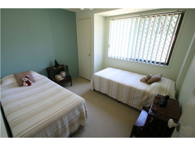 4 Mosman Rd, Robina QLD 4226