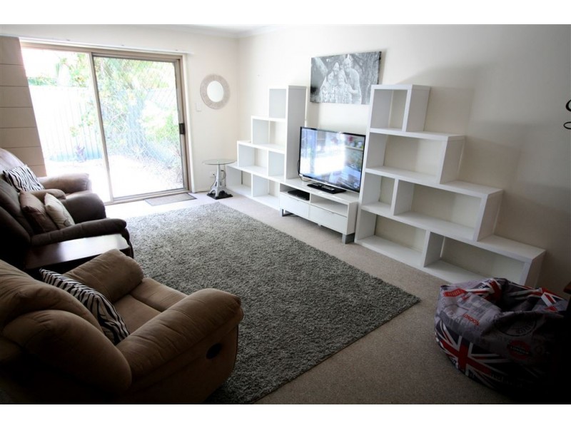 6/5 Pontoon Pl, Varsity Lakes QLD 4227