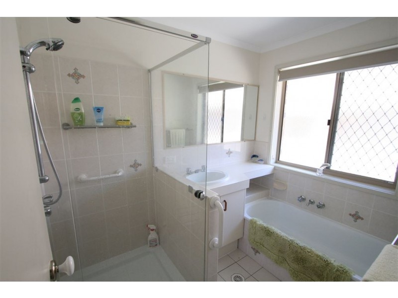 6/5 Pontoon Pl, Varsity Lakes QLD 4227