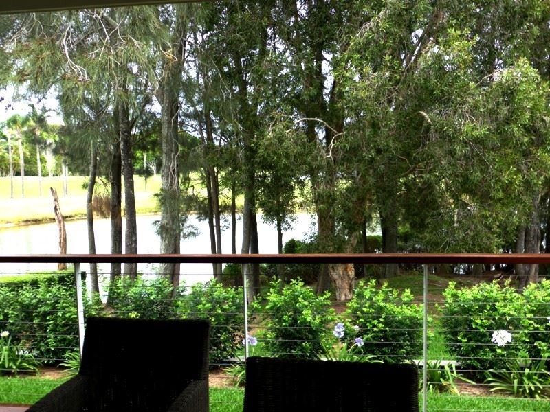 53 Fairway Dr, Clear Island Waters QLD 4226