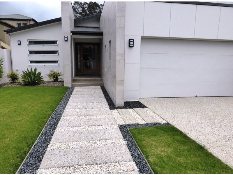 53 Fairway Dr, Clear Island Waters QLD 4226