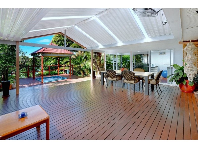 20 Haslewood Court, Mermaid Waters QLD 4218