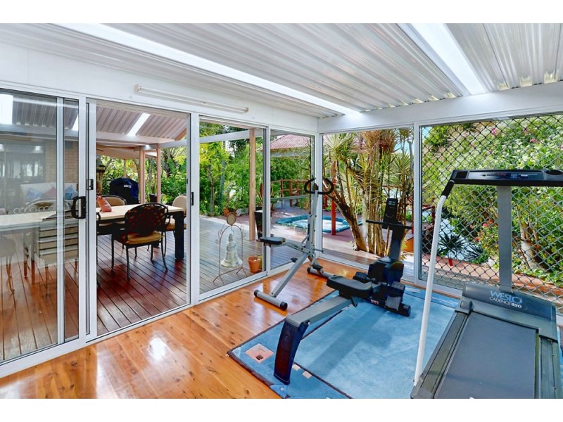 20 Haslewood Court, Mermaid Waters QLD 4218