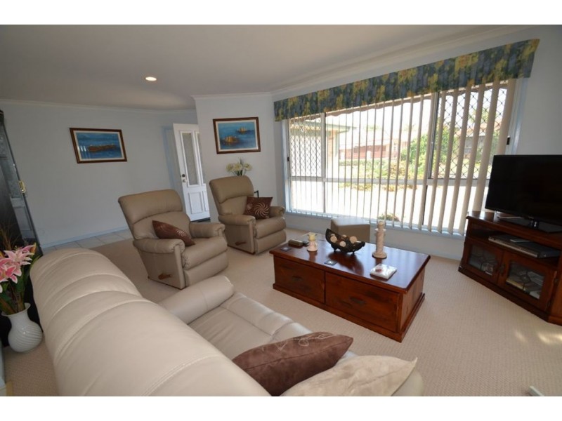 24 Swinburne St, Varsity Lakes QLD 4227