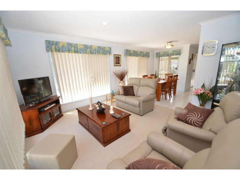 24 Swinburne St, Varsity Lakes QLD 4227