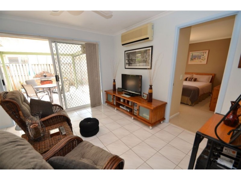 24 Swinburne St, Varsity Lakes QLD 4227