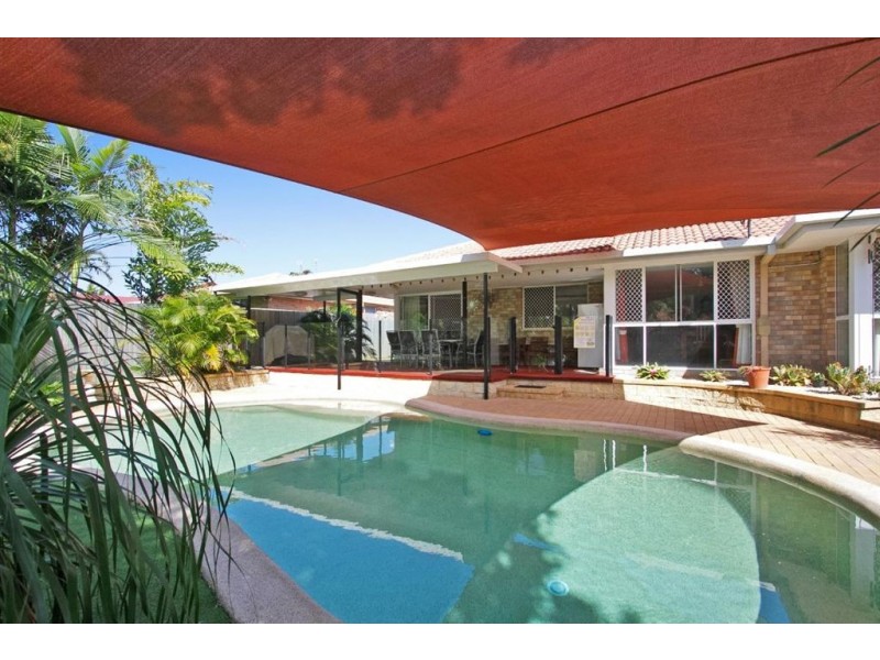 68 Camberwell Cct, Robina QLD 4226