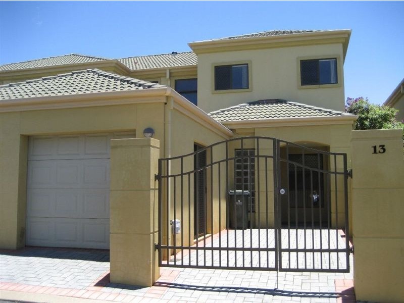 Robina QLD 4226