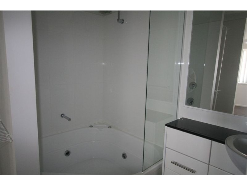 6/8 Alexandrina Drive, Varsity Lakes QLD 4227