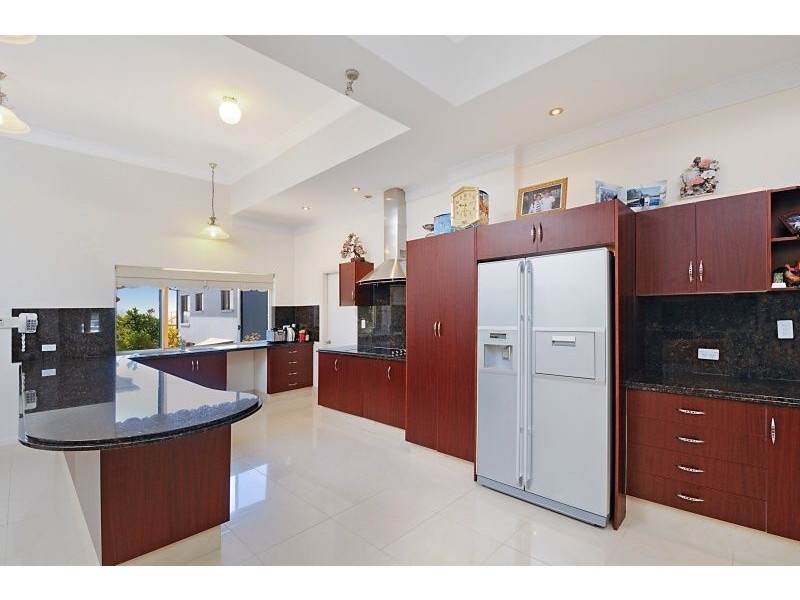 Highland Park QLD 4211