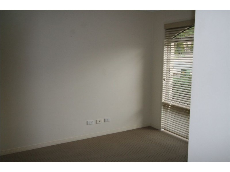 5 Kiawah Court, Varsity Lakes QLD 4227