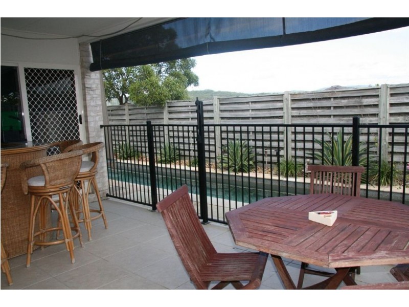 3 Rafael Place, Varsity Lakes QLD 4227