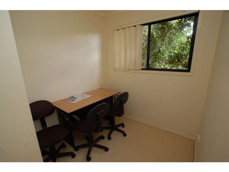 2/39 Pine Valley Drive, Robina QLD 4226