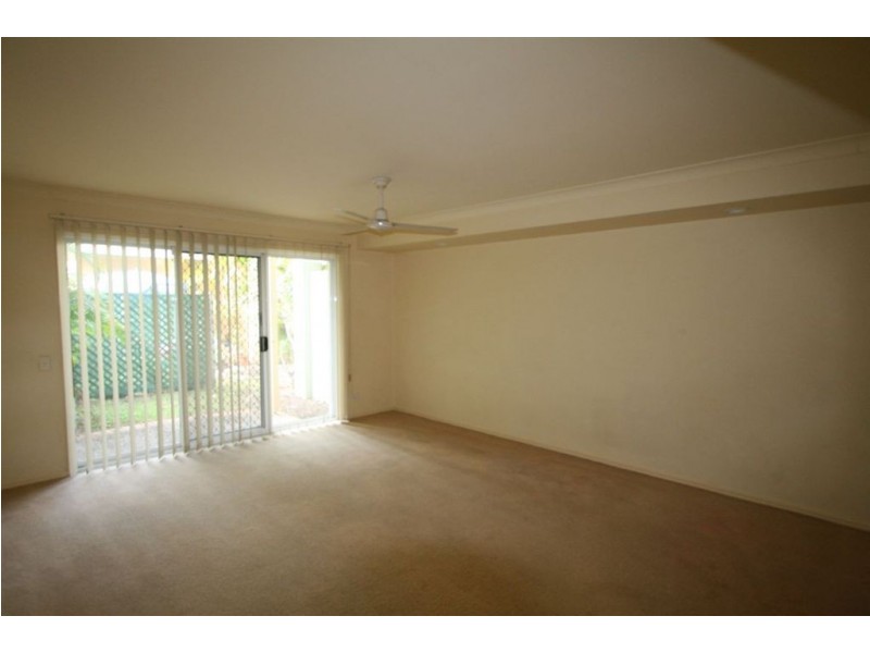 100/215 Cottesloe Drive, Mermaid Waters QLD 4218