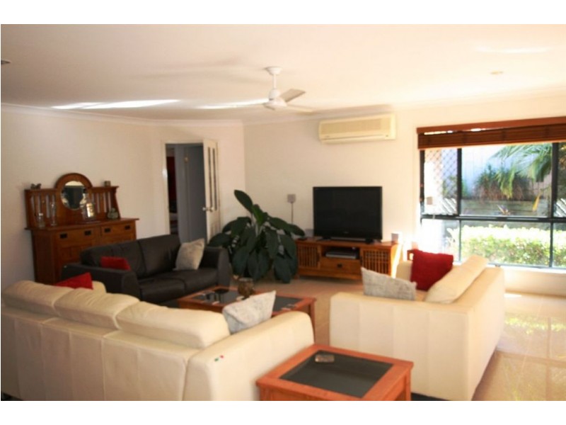 14 Robinia Court, Robina QLD 4226