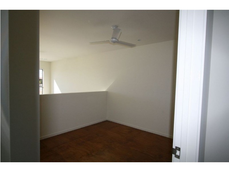 9 Emily Way, Varsity Lakes QLD 4227