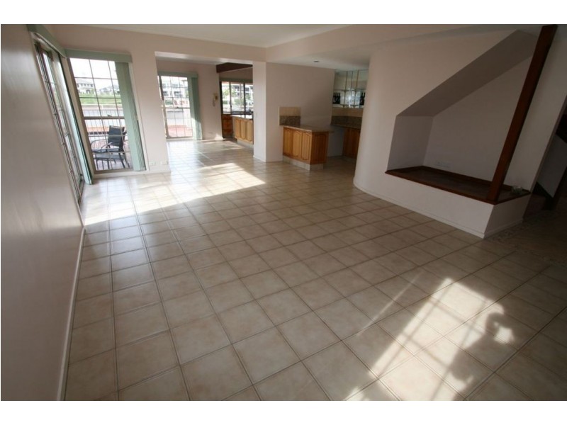Carrara QLD 4211