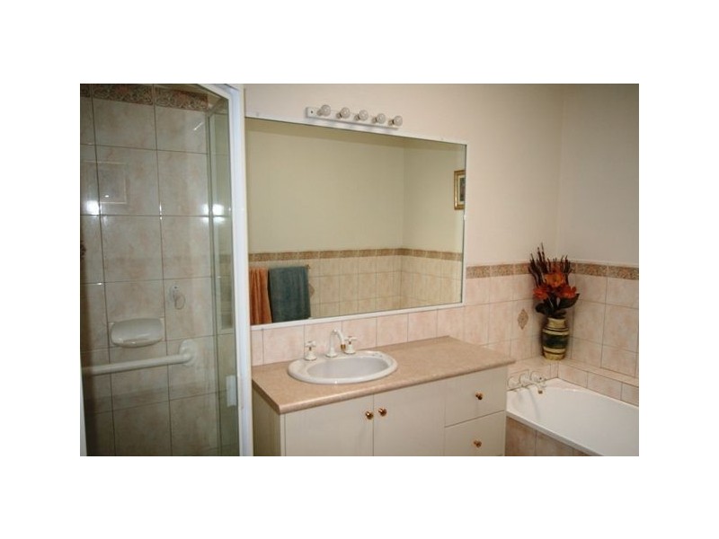 1/12 Washington Place, Varsity Lakes QLD 4227