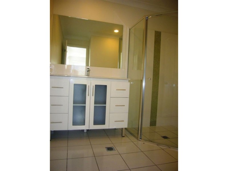 3/3 North Shore Ave, Varsity Lakes QLD 4227
