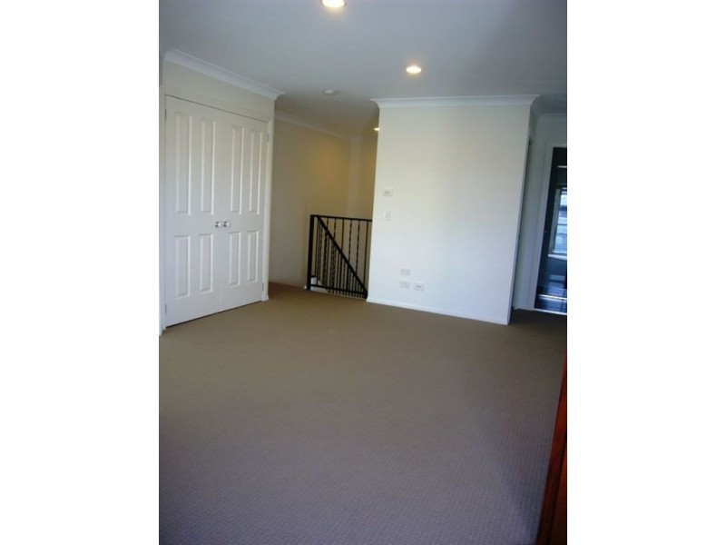 3/3 North Shore Ave, Varsity Lakes QLD 4227