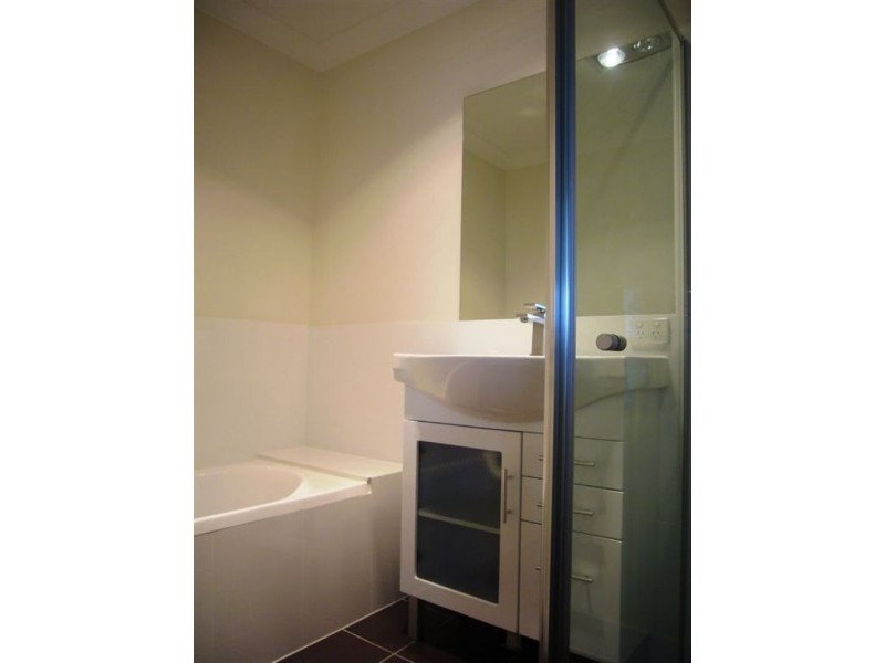 3/3 North Shore Ave, Varsity Lakes QLD 4227