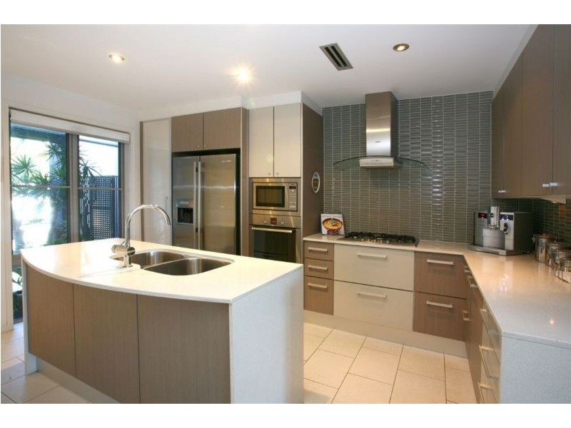 3011 The Boulevard, Carrara QLD 4211