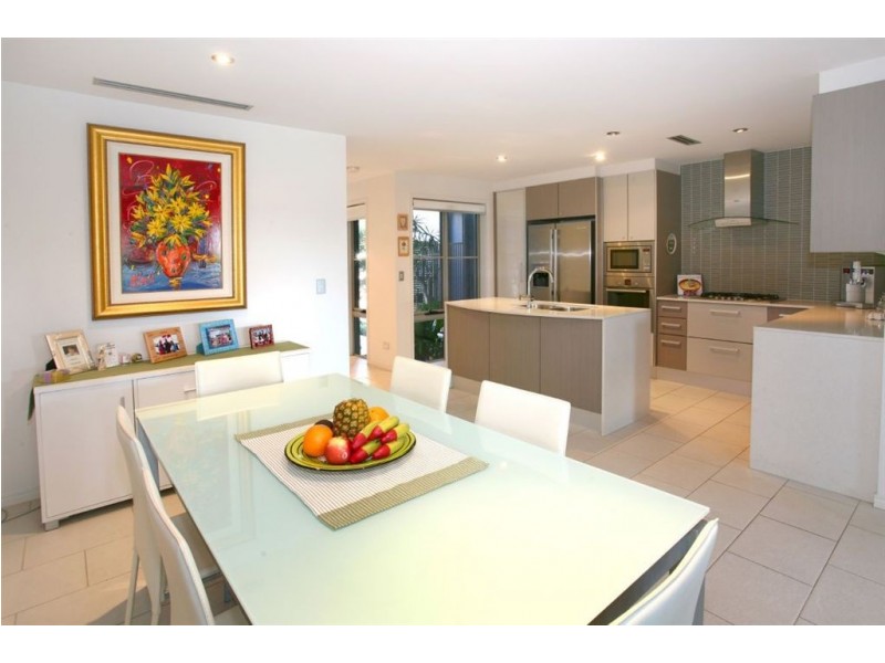 3011 The Boulevard, Carrara QLD 4211