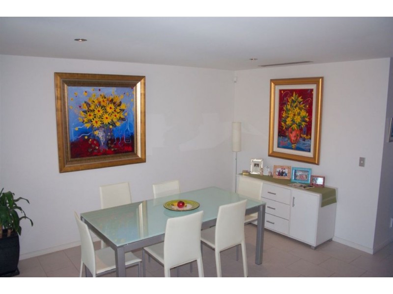 3011 The Boulevard, Carrara QLD 4211