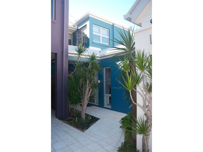 3011 The Boulevard, Carrara QLD 4211