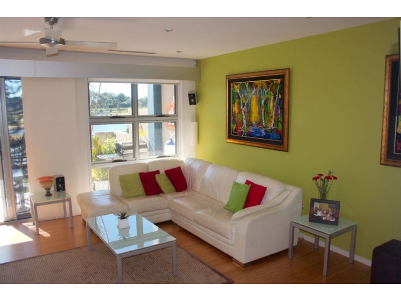 3011 The Boulevard, Carrara QLD 4211