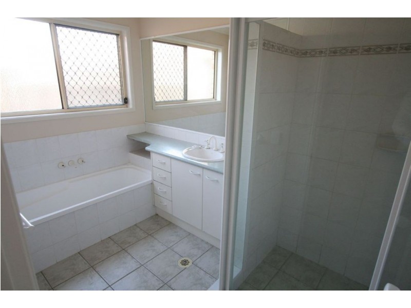 18 Illinios Ct, Varsity Lakes QLD 4227