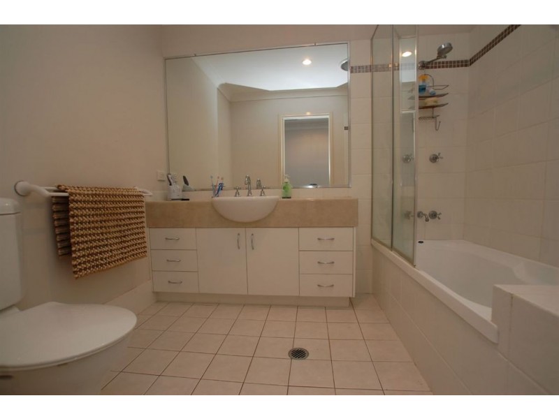 2/34 North Shore Ave, Varsity Lakes QLD 4227