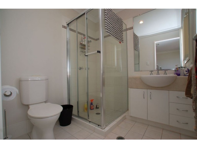 2/34 North Shore Ave, Varsity Lakes QLD 4227