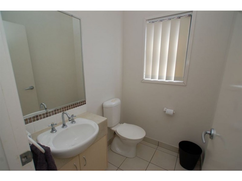 2/34 North Shore Ave, Varsity Lakes QLD 4227