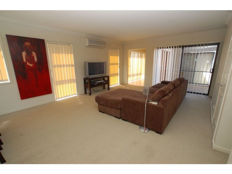 23B Geraldton Dr, Robina QLD 4226