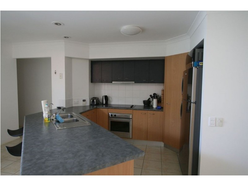 16 North Shore Ave, Varsity Lakes QLD 4227