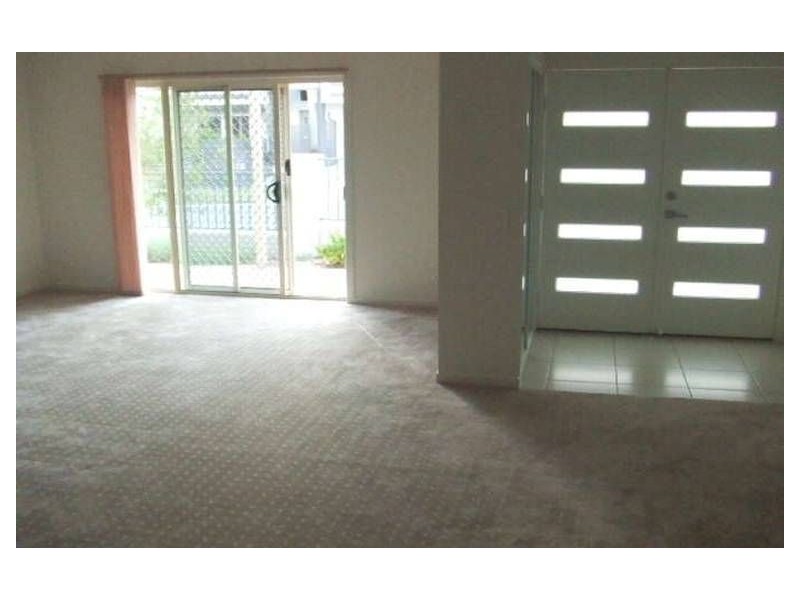 2/35 Meridien Ave, Varsity Lakes QLD 4227