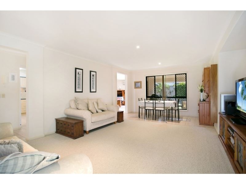 42 Olympus Dr, Robina QLD 4226