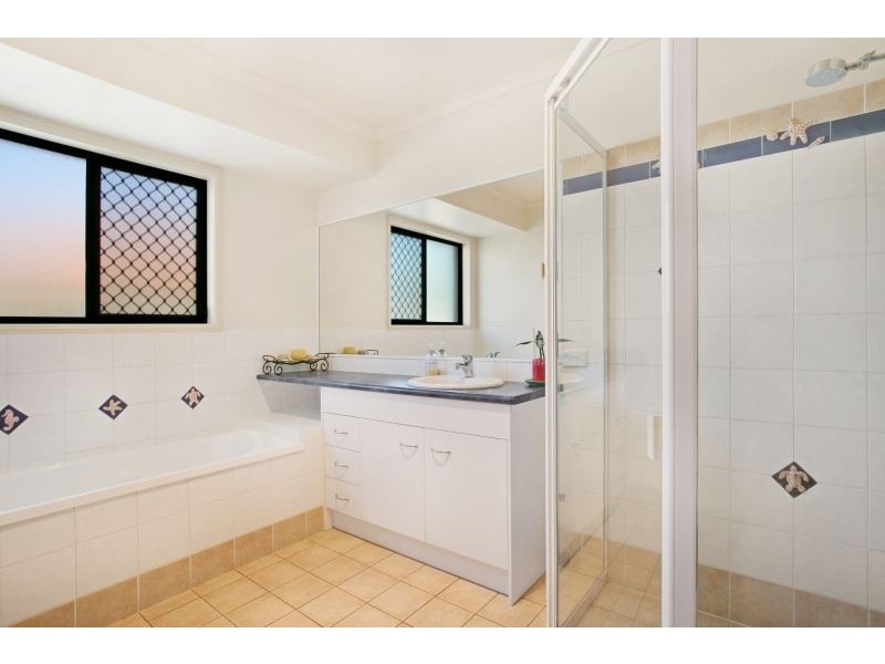 42 Olympus Dr, Robina QLD 4226