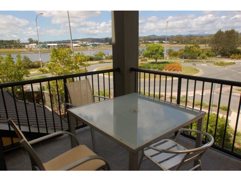 2/34 North Shore Avenue, Varsity Lakes QLD 4227