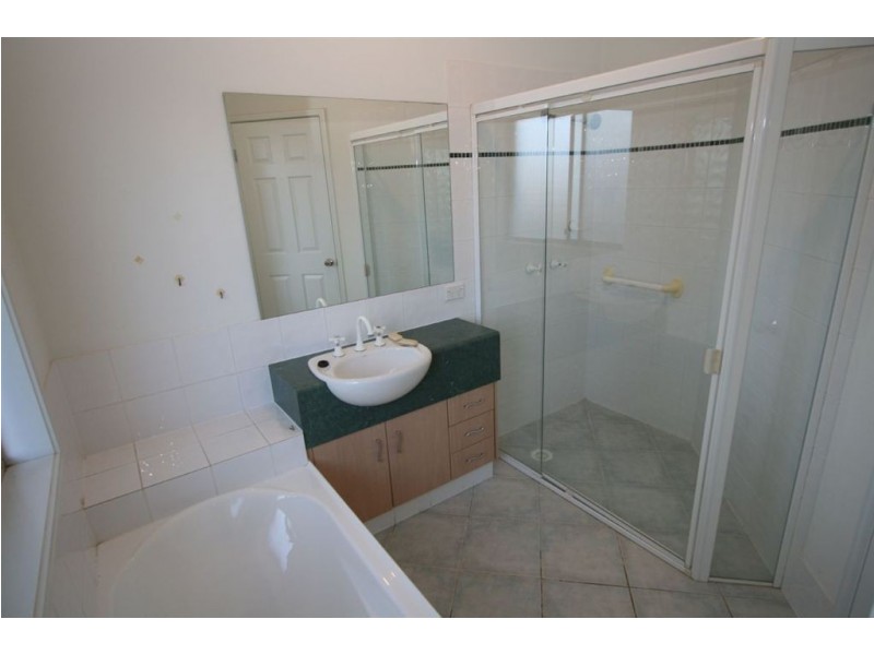 10 Andorra Place, Varsity Lakes QLD 4227