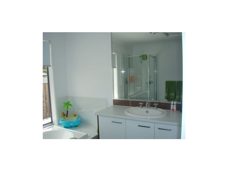 13 Aquarius Street, Reedy Creek QLD 4227