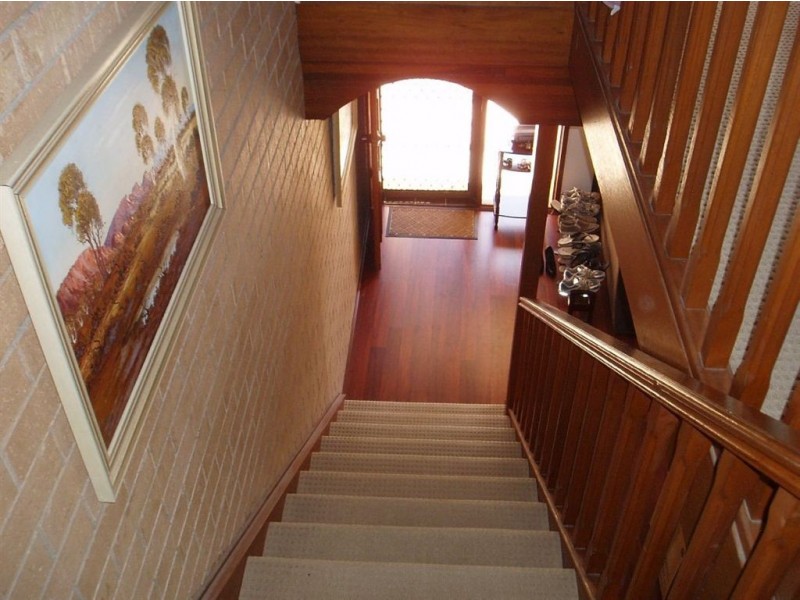 8/7 Angie Crt, Mermaid Waters QLD 4218