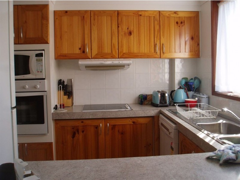 8/7 Angie Crt, Mermaid Waters QLD 4218