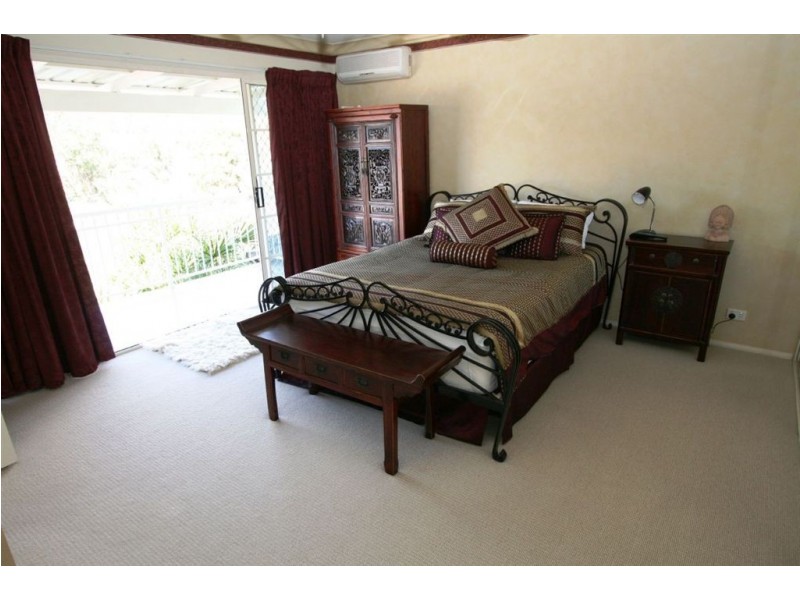 26 Martingale Cct, Clear Island Waters QLD 4226